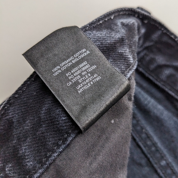 Denim Forum | Joni High Rise Loose 29L size 24 Dark Blue Distressed Jeans - Picture 9 of 13